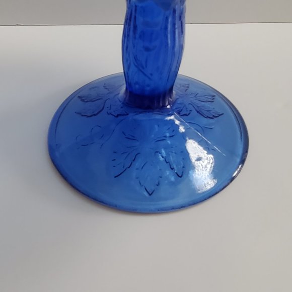 VTG Blue Glass Fruit Bowl Compote Pressed Glass Design Pedestal Centrepiece - Picture 3 of 6